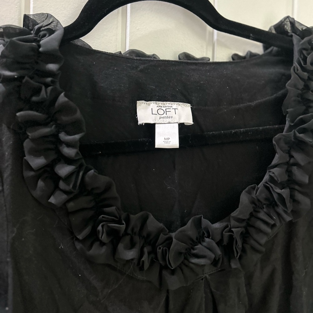 Ladies’ Top - Picture 4 of 4